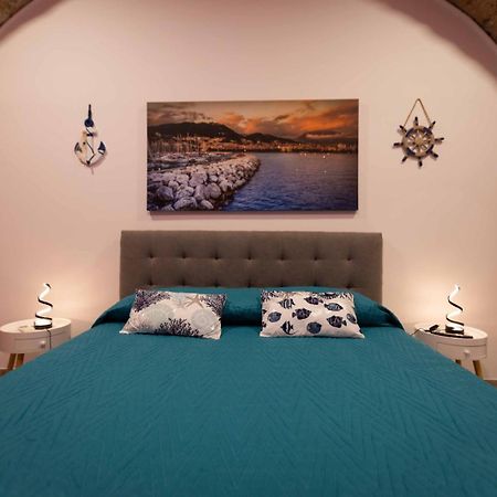 Stay In The Heart Of Salerno - Near The Duomo "La Finestra Sul Borgo" Екстериор снимка