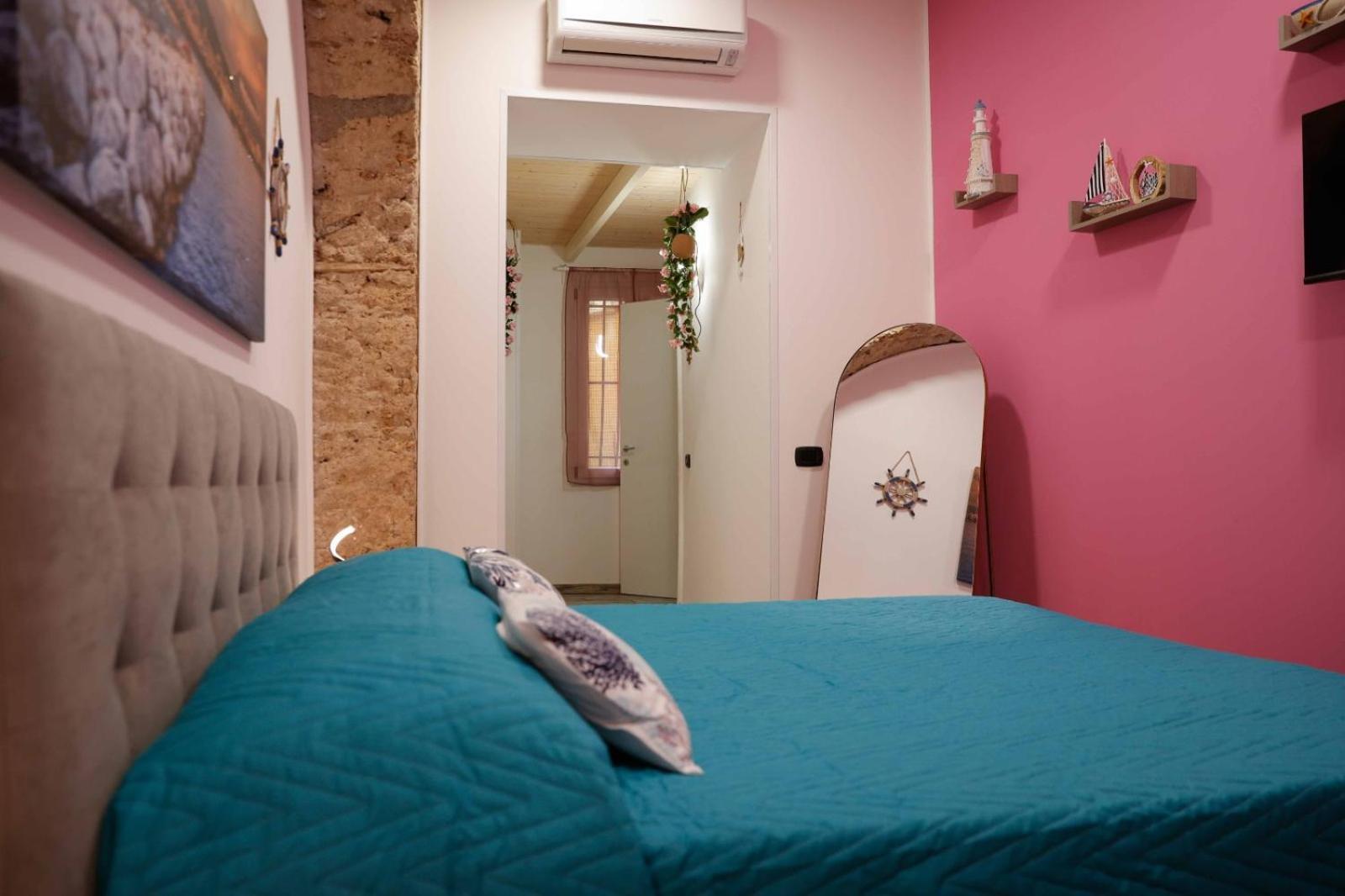 Stay In The Heart Of Salerno - Near The Duomo "La Finestra Sul Borgo" Екстериор снимка