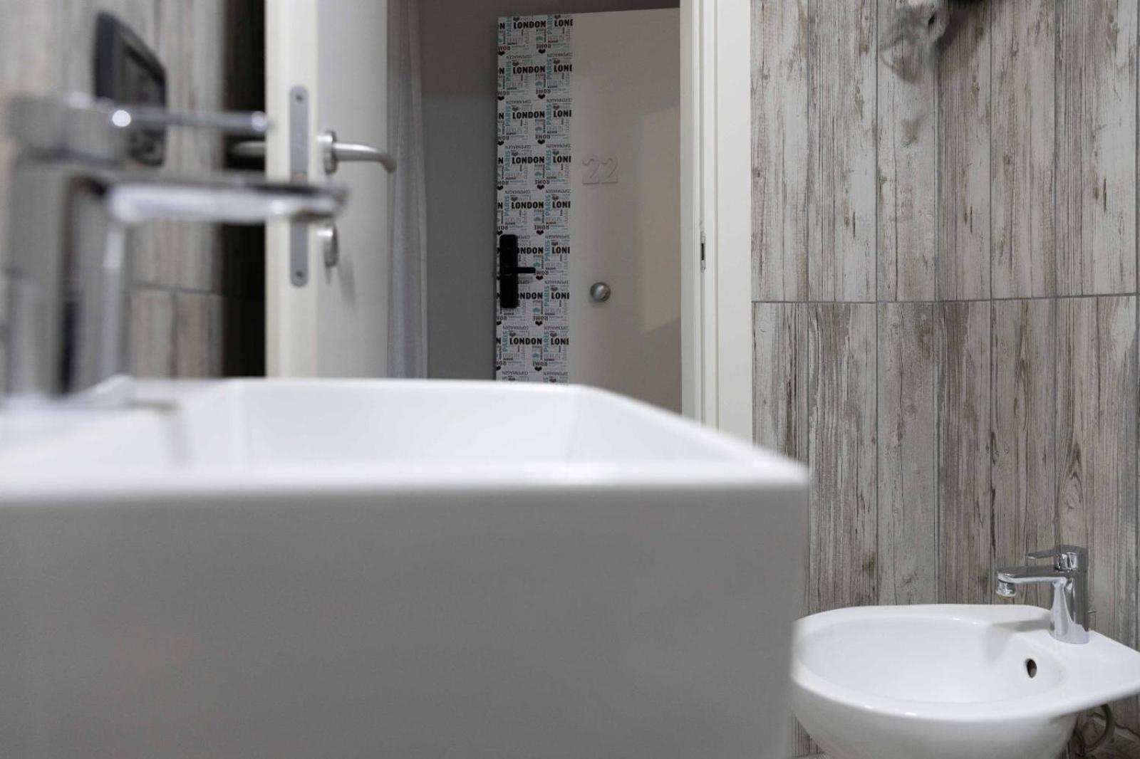 Stay In The Heart Of Salerno - Near The Duomo "La Finestra Sul Borgo" Екстериор снимка