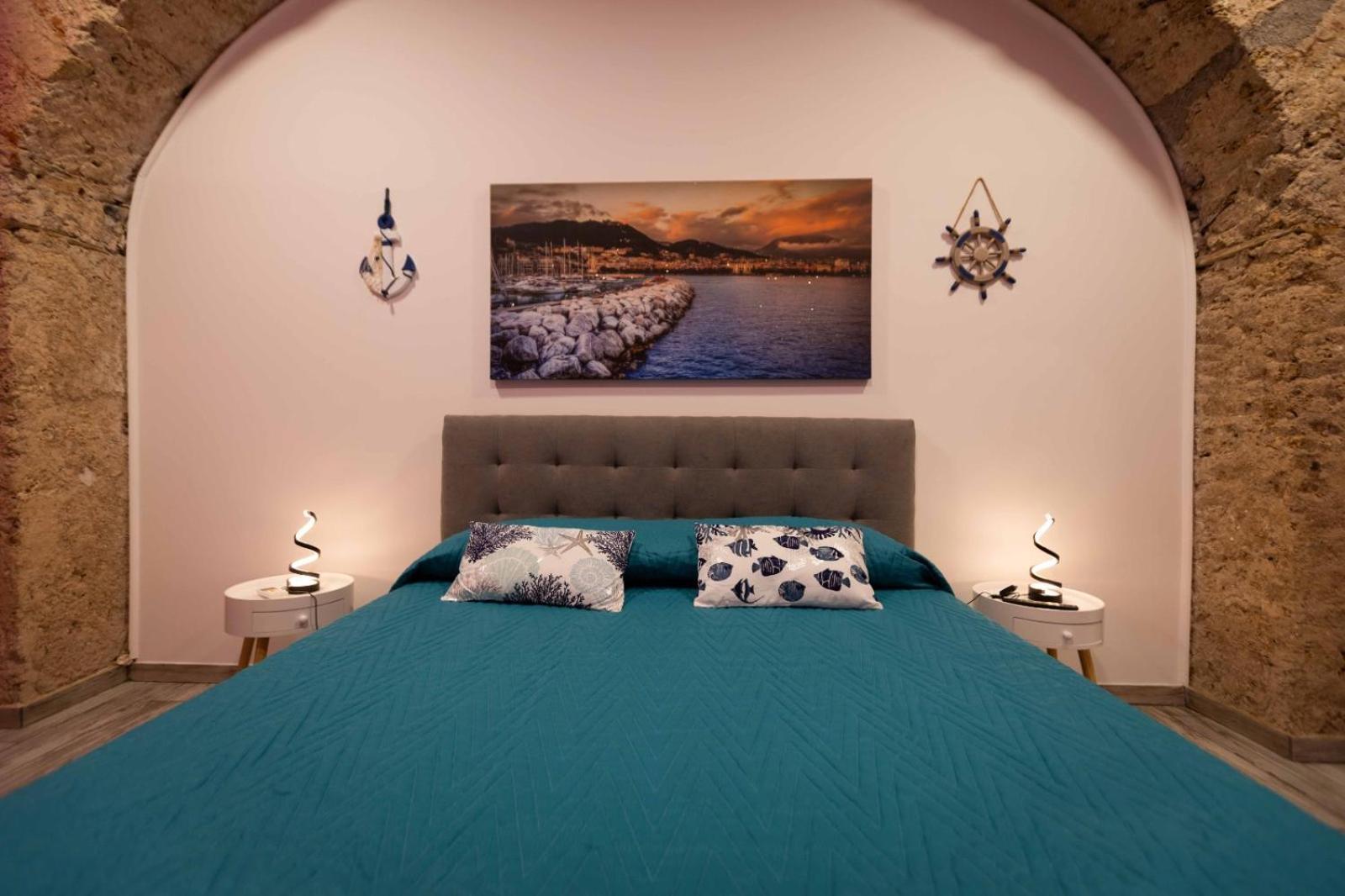 Stay In The Heart Of Salerno - Near The Duomo "La Finestra Sul Borgo" Екстериор снимка